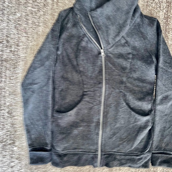 Lululemon Athletica Full Zip Cozy Cuddle Up Jacket in Heathered Gray - Picture 6 of 11